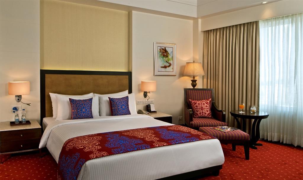 포춘 Jp 팰리스 호텔 마이소르 객실 사진 A room at the Taj Bengal