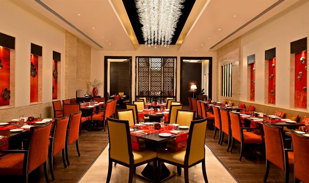 포춘 Jp 팰리스 호텔 마이소르 레스토랑 사진 The interior of the restaurant