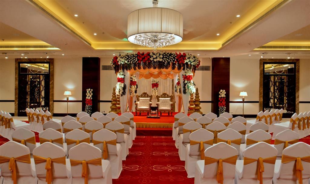 포춘 Jp 팰리스 호텔 마이소르 시설 사진 A wedding in India