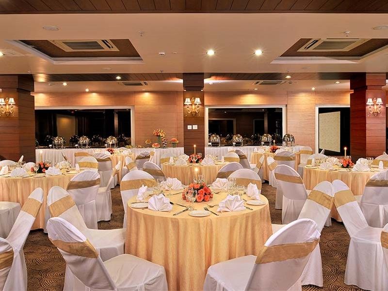 포춘 Jp 팰리스 호텔 마이소르 외부 사진 Banquet Hall