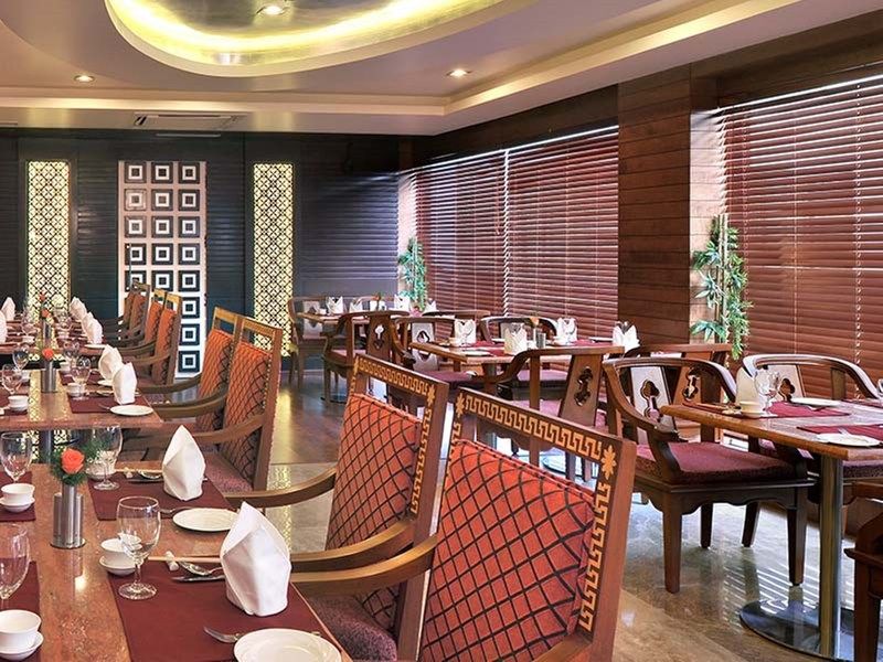 포춘 Jp 팰리스 호텔 마이소르 외부 사진 The restaurant